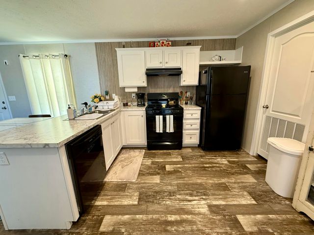 219 Daisy Lane, Saranac Lake, NY 12983