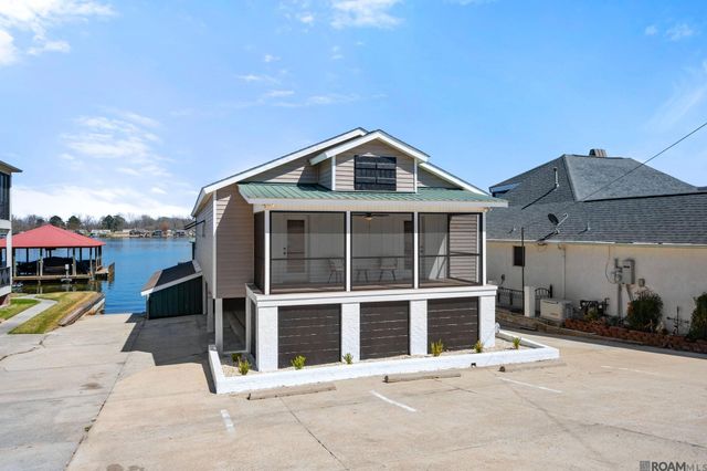 7928 False River Rd, Oscar, LA 70762