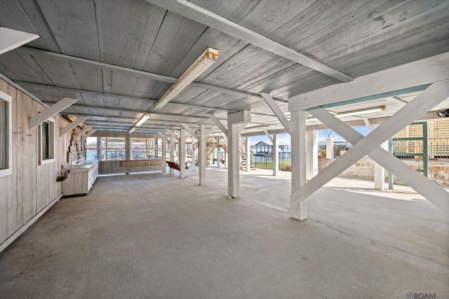 7928 False River Rd, Oscar, LA 70762
