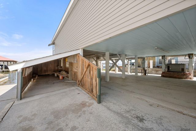 7928 False River Rd, Oscar, LA 70762