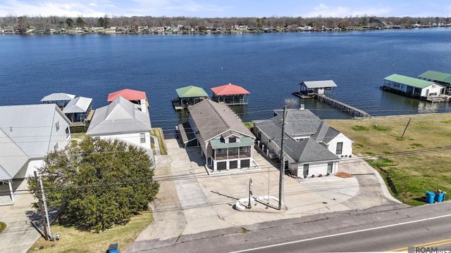 7928 False River Rd, Oscar, LA 70762