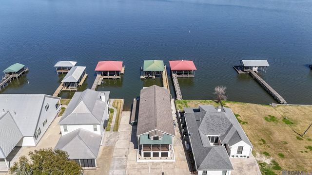 7928 False River Rd, Oscar, LA 70762