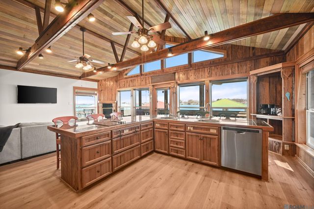 7928 False River Rd, Oscar, LA 70762