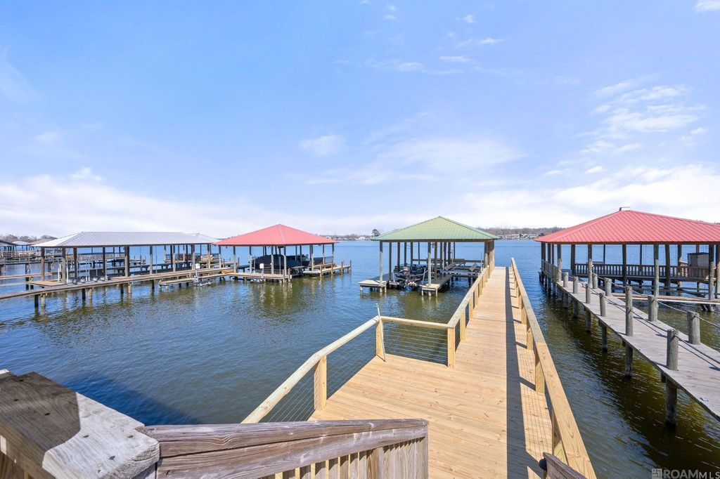 7928 False River Rd, Oscar, LA 70762
