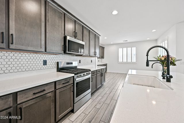 13360 W BRILES Road, Peoria, AZ 85383