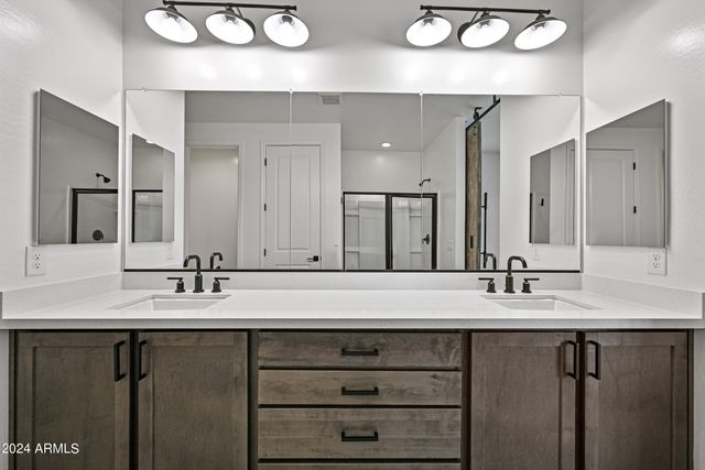 13360 W BRILES Road, Peoria, AZ 85383