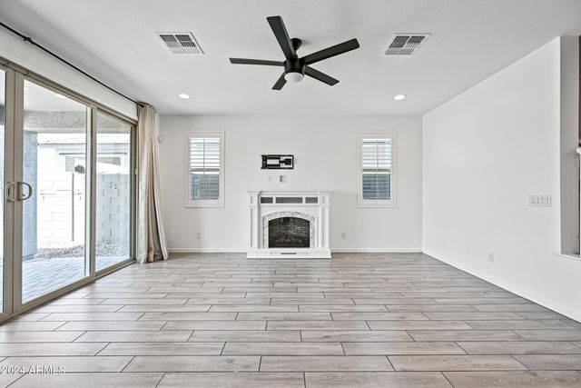 13360 W BRILES Road, Peoria, AZ 85383