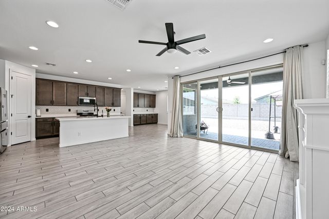 13360 W BRILES Road, Peoria, AZ 85383
