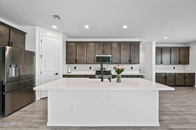13360 W BRILES Road, Peoria, AZ 85383
