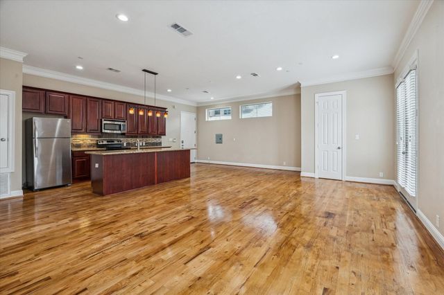 314 W Bell Street, Houston, TX 77019