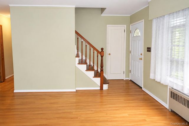 29 Emerson Court, Westbury, NY 11590