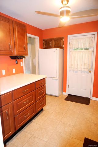 29 Emerson Court, Westbury, NY 11590