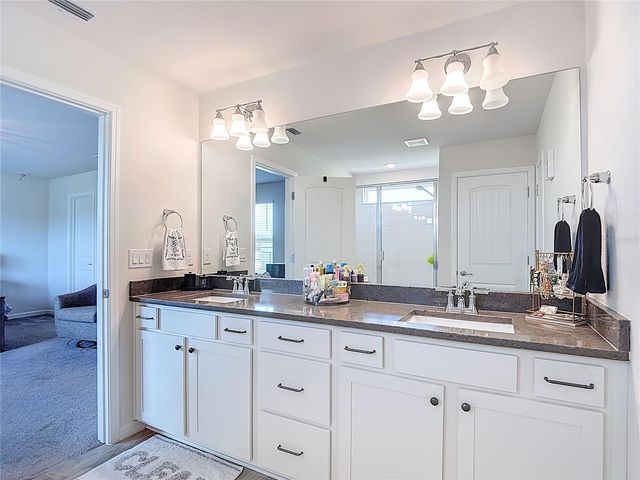 6136 BRADFORD WOODS DRIVE, Zephyrhills, FL 33542