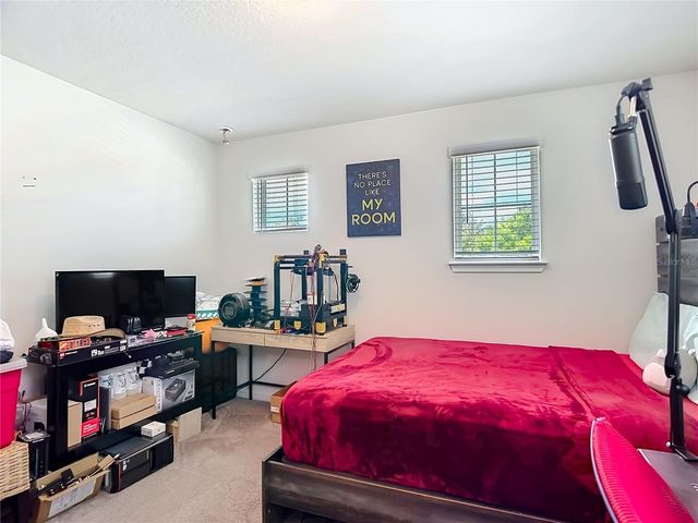 6136 BRADFORD WOODS DRIVE, Zephyrhills, FL 33542