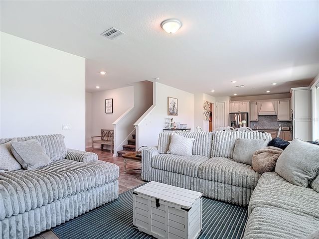 6136 BRADFORD WOODS DRIVE, Zephyrhills, FL 33542