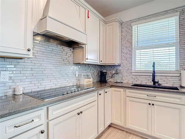 6136 BRADFORD WOODS DRIVE, Zephyrhills, FL 33542