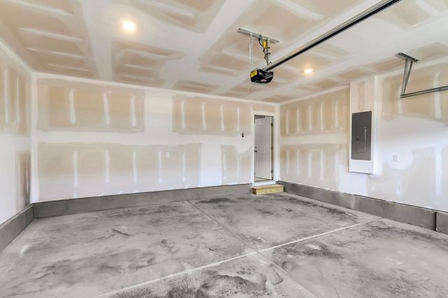 1033 Tributary Boulevard, Hollywood, SC 29449