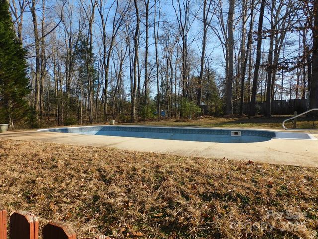 1204 Limerick Lane, York, SC 29745