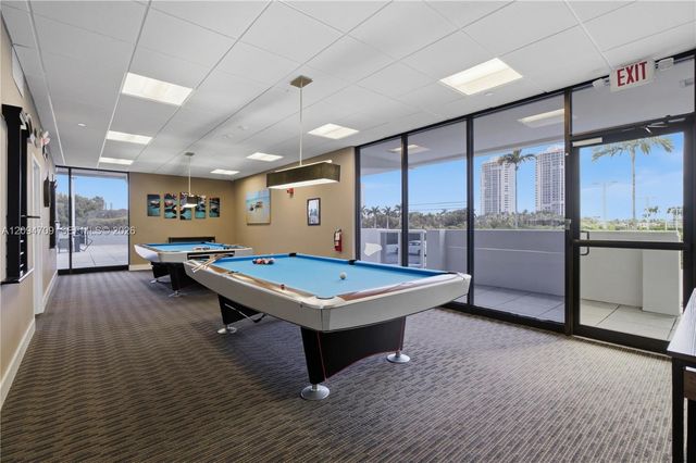 3675 N Country Club Drive 204, Aventura, FL 33180