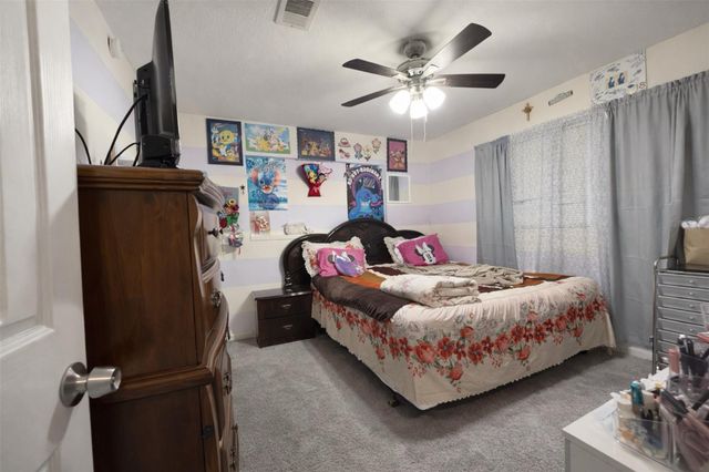 1350 Twin Falls Road, Houston, TX 77088