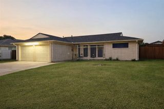 1350 Twin Falls Road, Houston, TX 77088