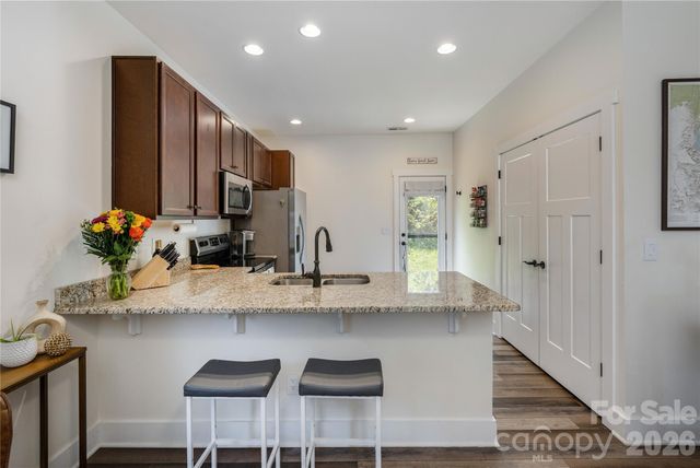 289 Cardwell Lane, Fletcher, NC 28732