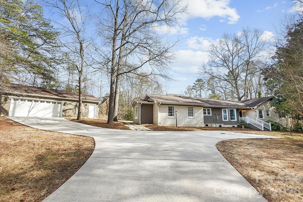 1577 Woodcroft Drive, Fort Mill, SC 29708