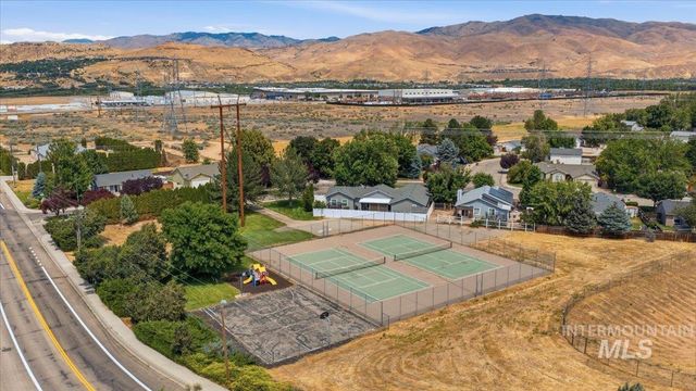 2305 E Danzee Drive, Boise, ID 83716