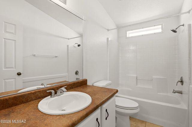 2161 S Flying Q Lane, Tucson, AZ 85713