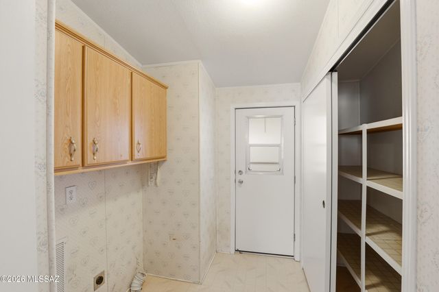 2161 S Flying Q Lane, Tucson, AZ 85713