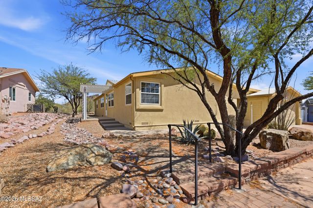 2161 S Flying Q Lane, Tucson, AZ 85713