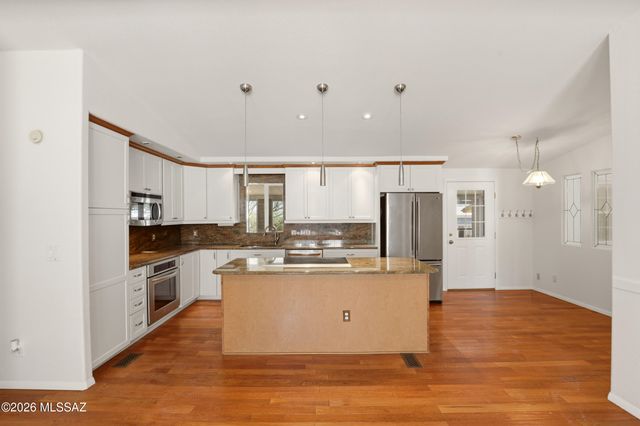 2161 S Flying Q Lane, Tucson, AZ 85713