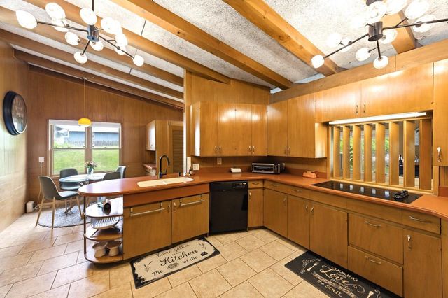 507 W Montclaire AVENUE, Glendale, WI 53217