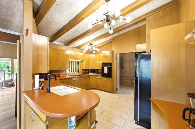 507 W Montclaire AVENUE, Glendale, WI 53217