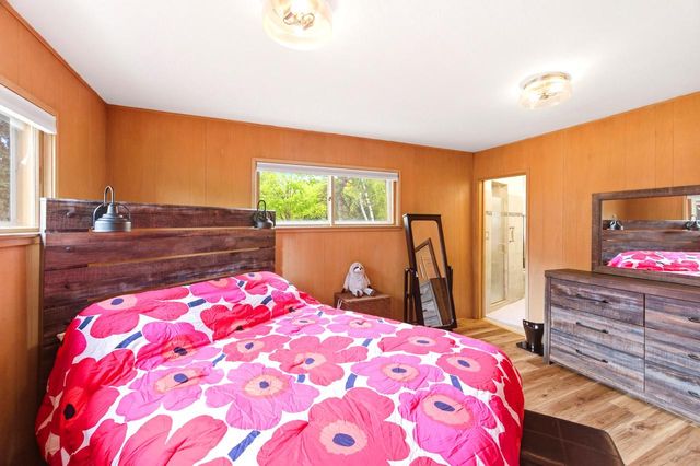 507 W Montclaire AVENUE, Glendale, WI 53217