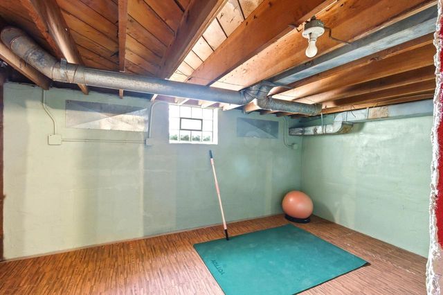 507 W Montclaire AVENUE, Glendale, WI 53217