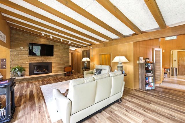 507 W Montclaire AVENUE, Glendale, WI 53217