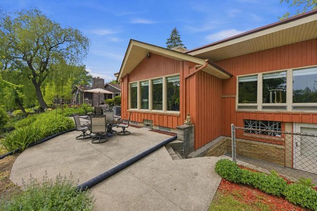 507 W Montclaire AVENUE, Glendale, WI 53217