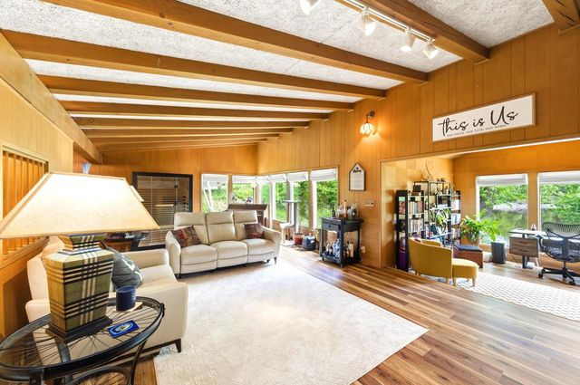 507 W Montclaire AVENUE, Glendale, WI 53217