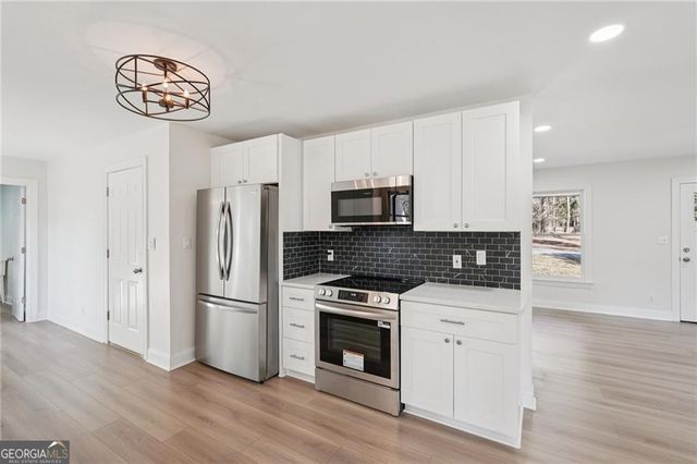 507 Castleaire Drive, Stone Mountain, GA 30087