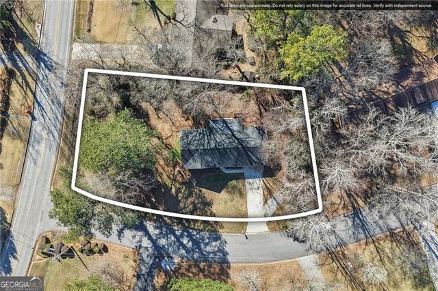 507 Castleaire Drive, Stone Mountain, GA 30087