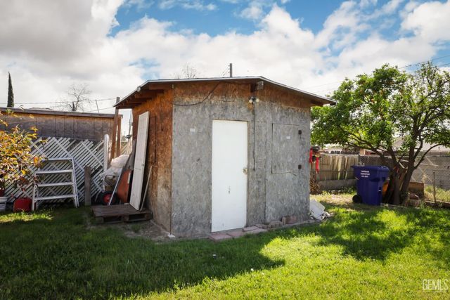 1318 Vale, Bakersfield, CA 93306