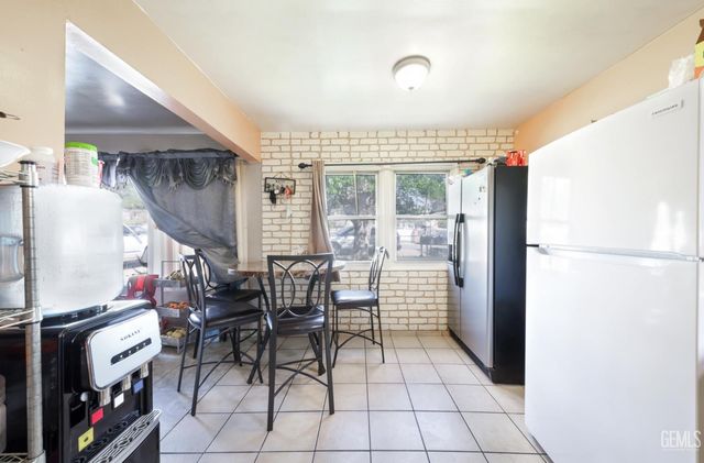 1318 Vale, Bakersfield, CA 93306