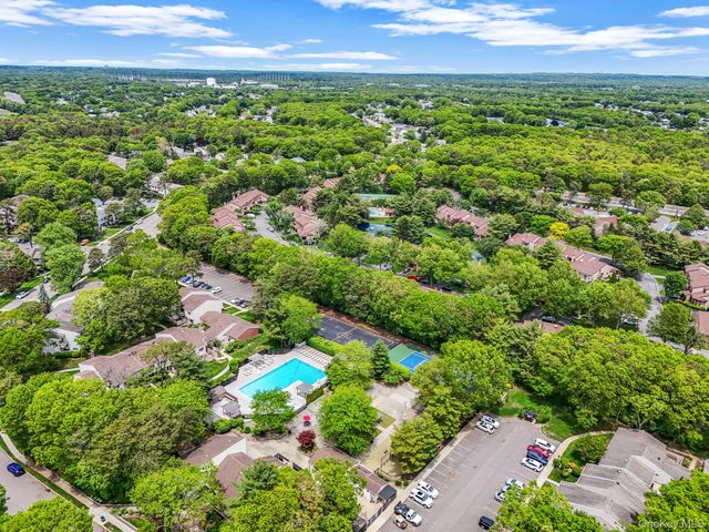 232 Springmeadow Drive M, Holbrook, NY 11741