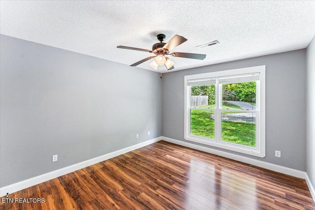 1804 Longcress Drive, Knoxville, TN 37918