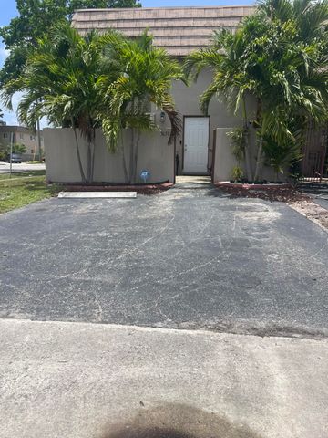 3650 SW 59th Terrace 80, Davie, FL 33314