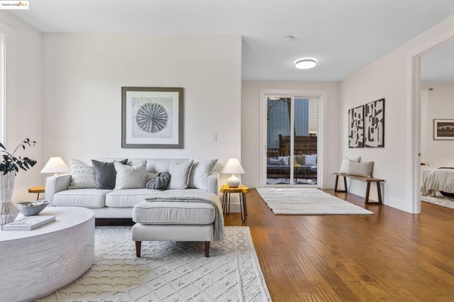 6220 Valley View Rd, Oakland, CA 94611