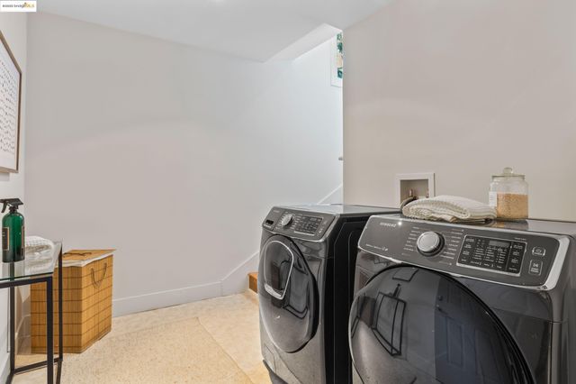 6220 Valley View Rd, Oakland, CA 94611