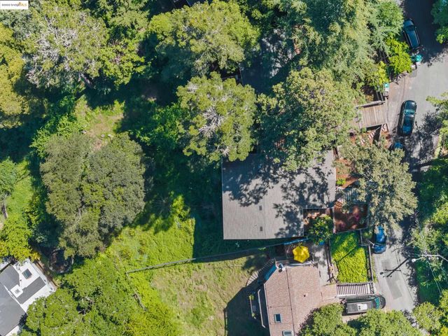 6220 Valley View Rd, Oakland, CA 94611
