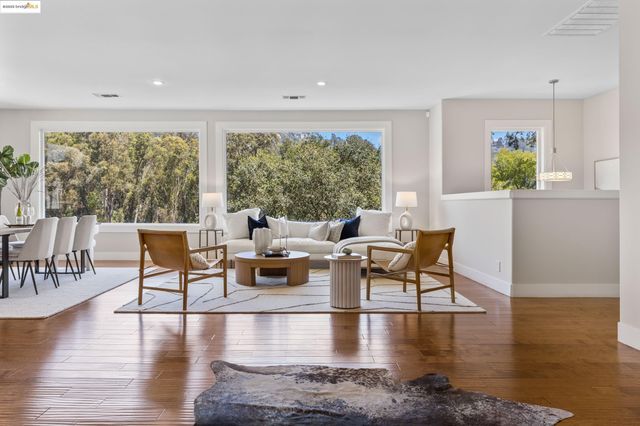 6220 Valley View Rd, Oakland, CA 94611